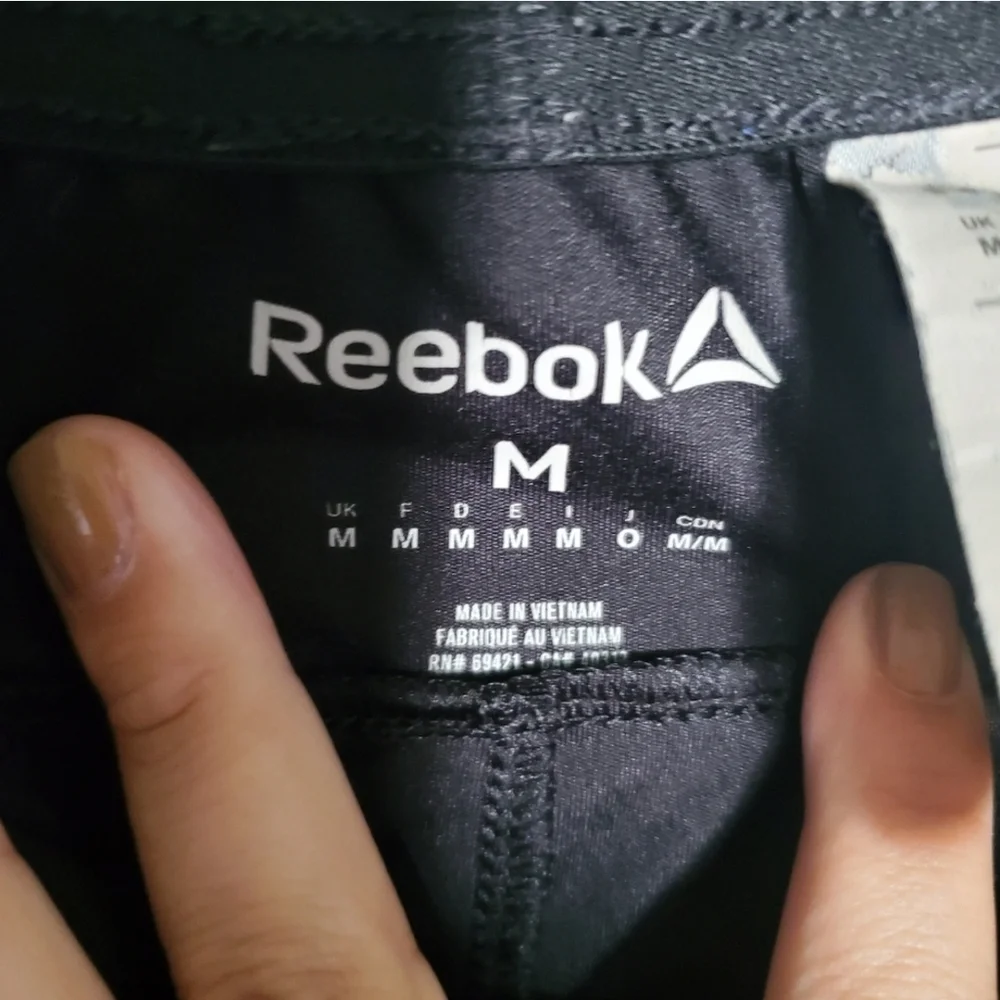 Rebox play dry mens sport shorts size medium.